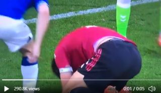 Video: Everton star calls Man Utd’s Harry Maguire a “f*cking diving twatâ€