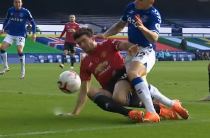 Video: Harry Maguire awful tackle vs Everton's Lucas Digne