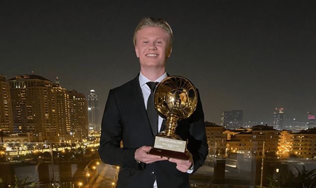 Photo Erling Haaland Poses With The Golden Boy Trophy