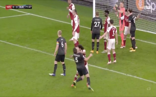 Video - Elneny escapes red card against Burnley