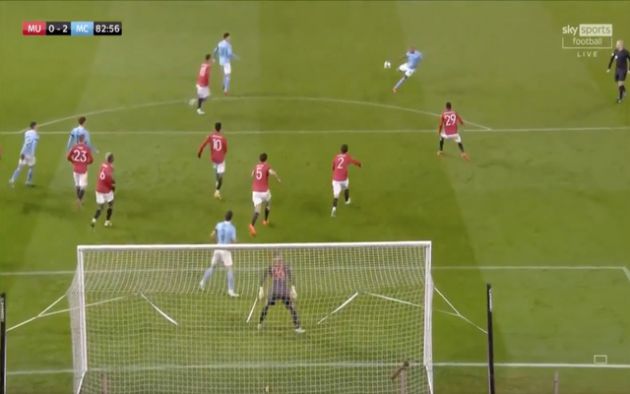 Video - Fernandinho scores brilliant volley for City vs Man United