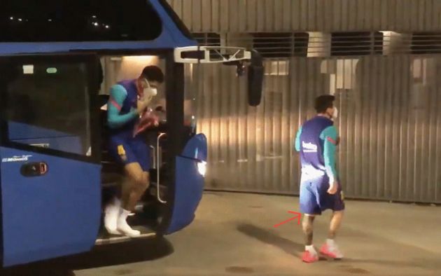 Video - Lionel Messi arrives to Sociedad match with bandage on leg