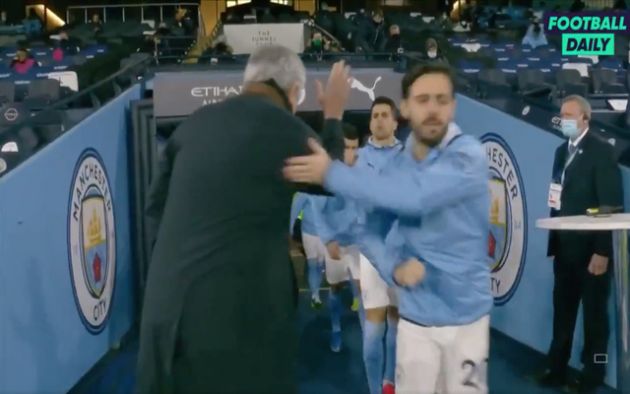 Video - Mourinho greets Cancelo and Silva before Spurs vs City