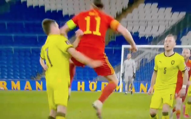 Video - Bale elbows Ondrej Kudela as Wales beat Czech Republic