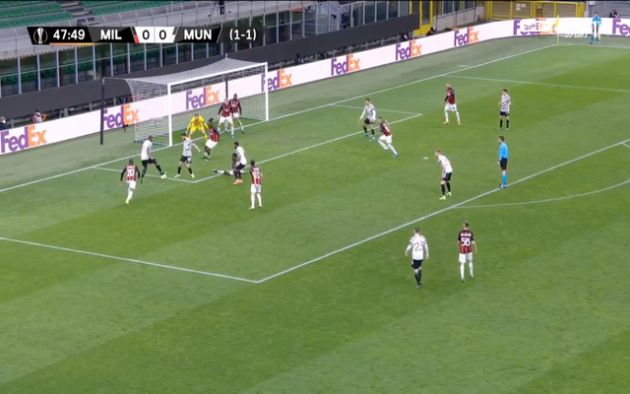 Video - Pogba scores for Man United against AC Milan