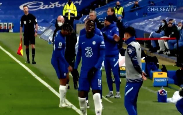 Video - Thiago Silva offers instructions to Zouma during Chelsea vs Everton