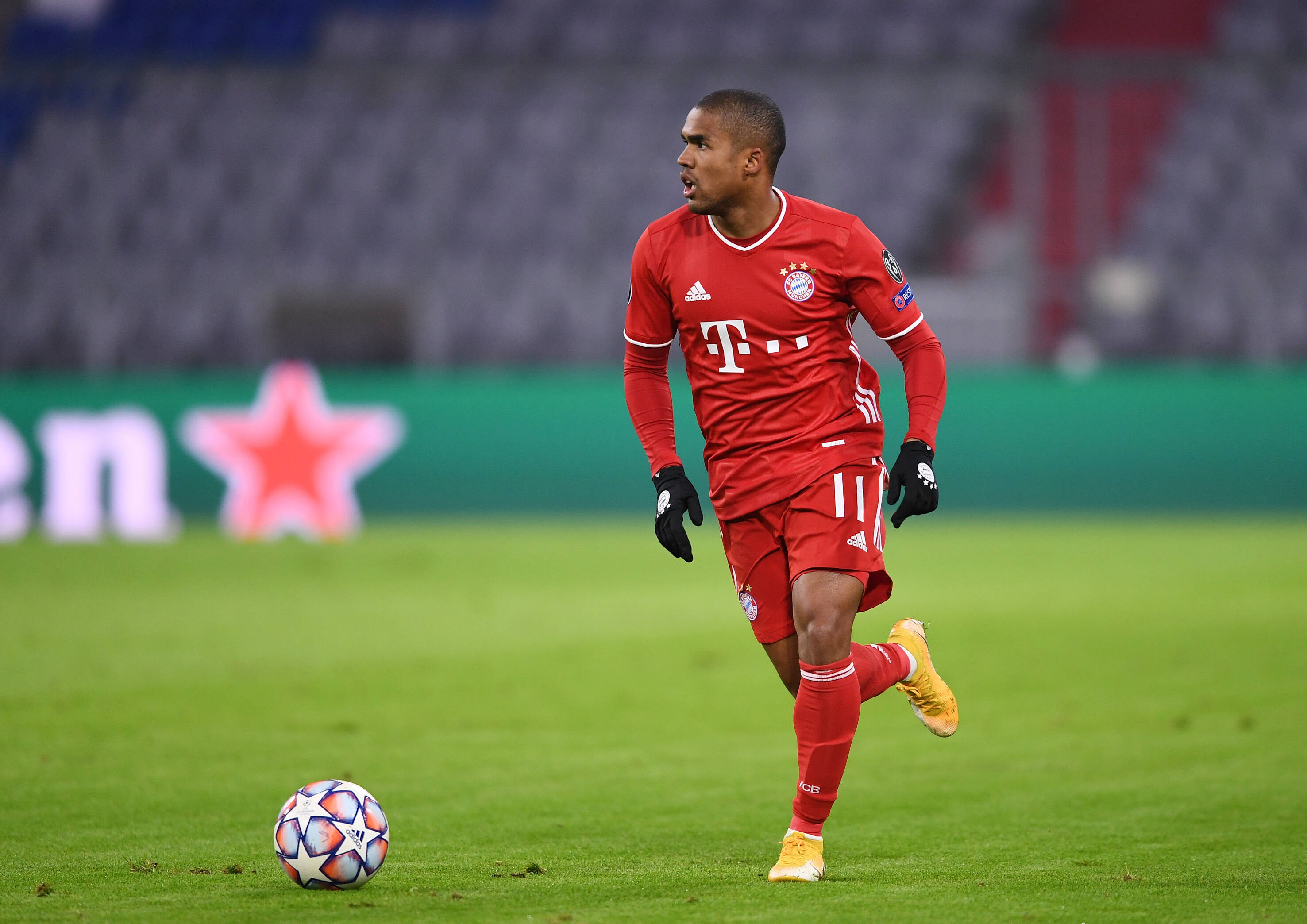 Juventus Reaches An Agreement With Brazilian Giant For Douglas Costa Wages Remain An Obstacle