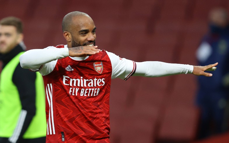 lacazette celebrates arsenal vs spurs