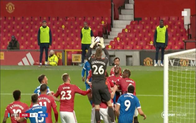 Video - Dean Henderson drops ball early for Man United vs Brighton