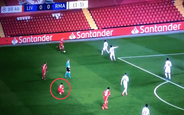 Video - Wijnaldum ties laces in final minutes of Liverpool vs Real Madrid