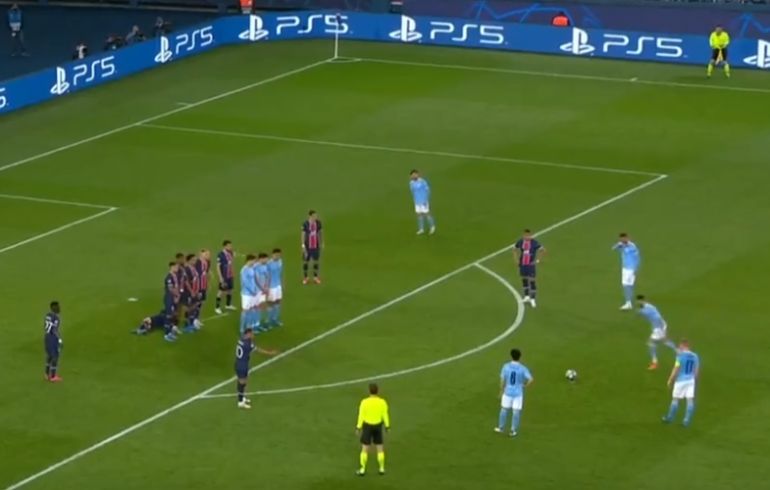 Video: Mahrez free kick PSG vs Man City