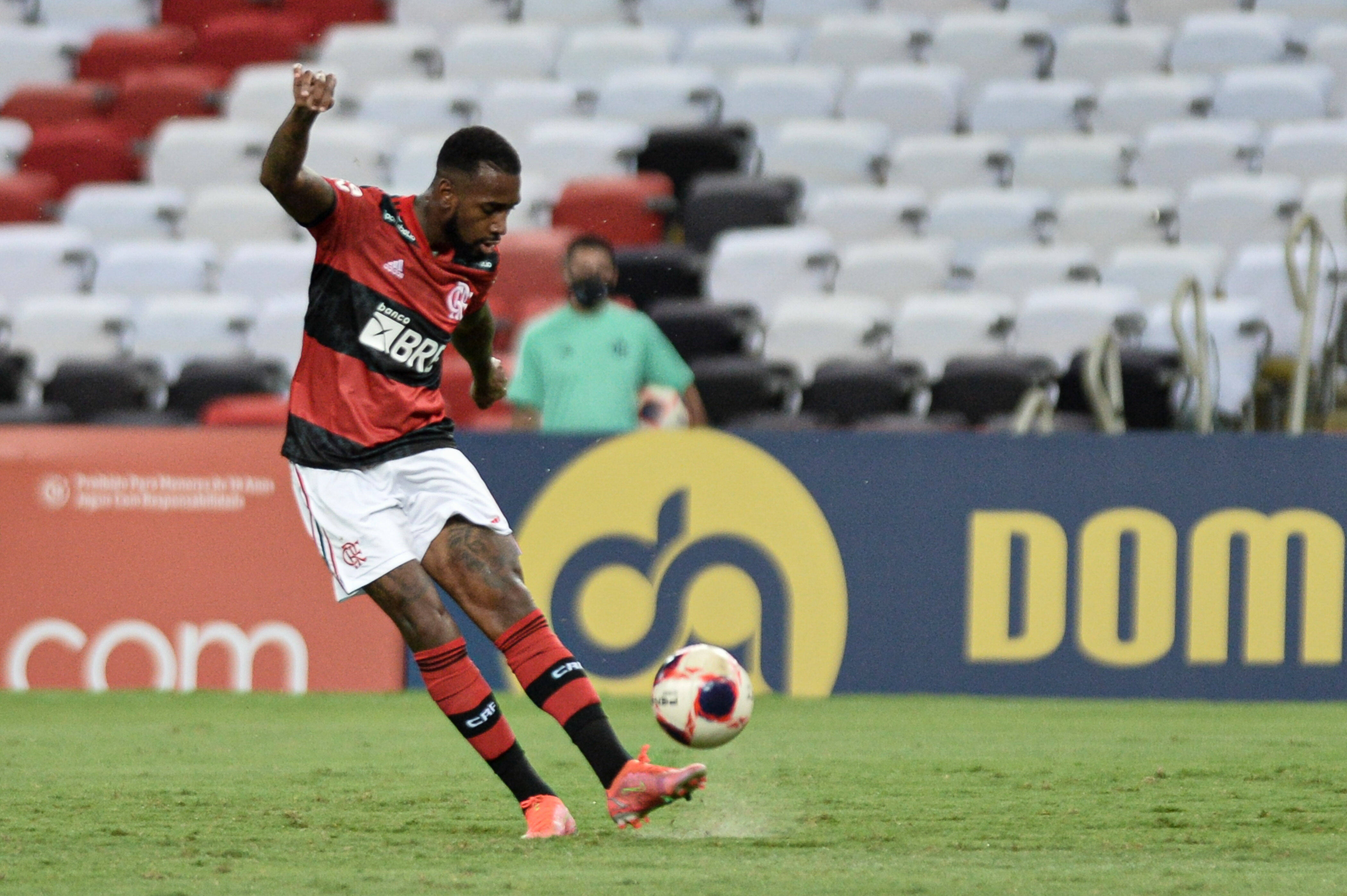  Flamengo club chief reveals no offer for their midfielder has resulted in green-lighting a sale 