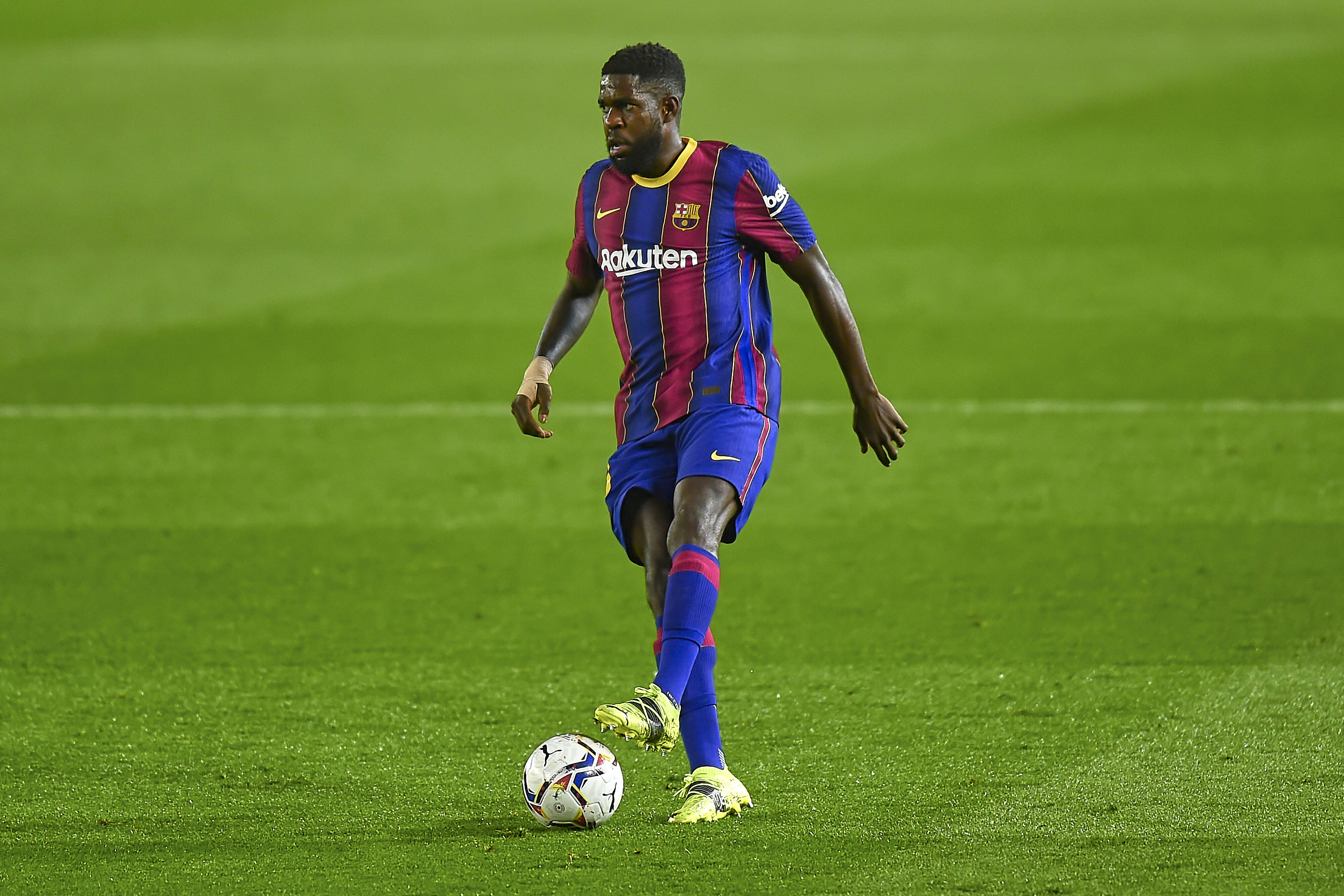 Samuel Umtiti in action for Barcelona 2020/21