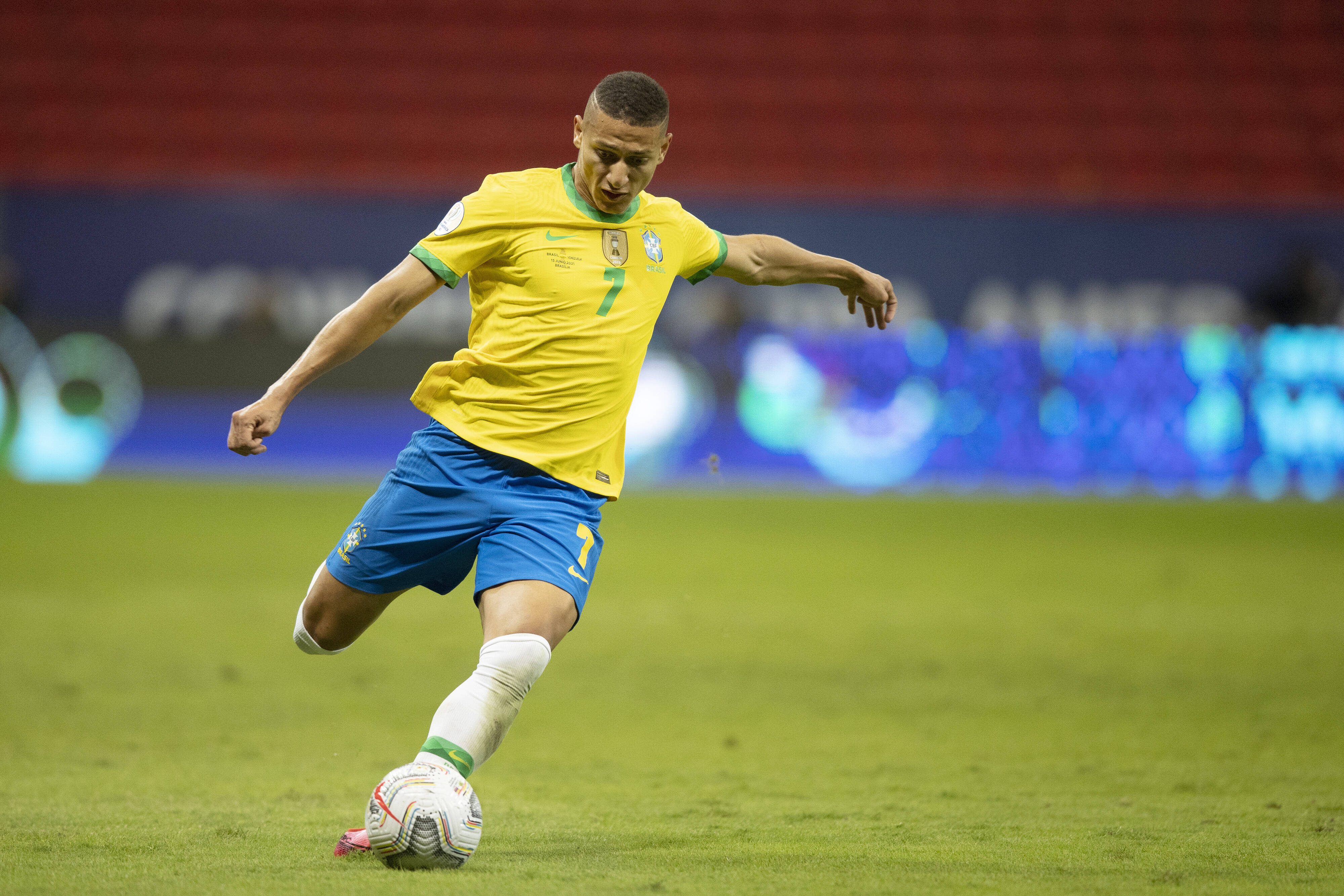 Video) Richarlison scores Brazil's fourth goal to finish off a 4-0 beatdown  of Peru