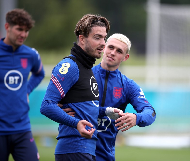  Video: Man City star Phil Foden scores an absolute worldie during England training