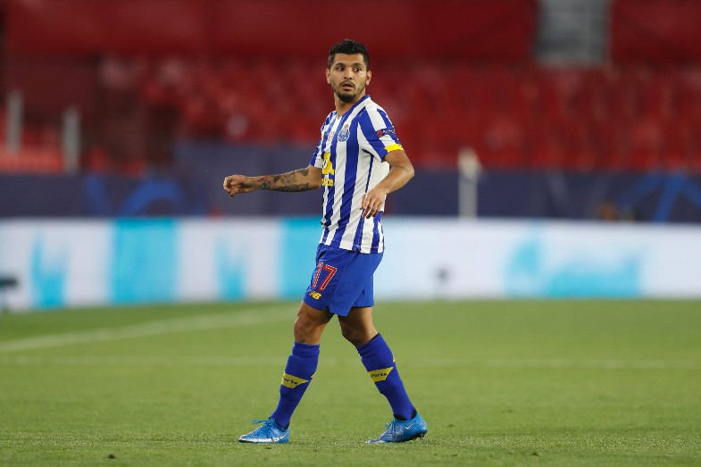 Jesus Corona in action for Porto