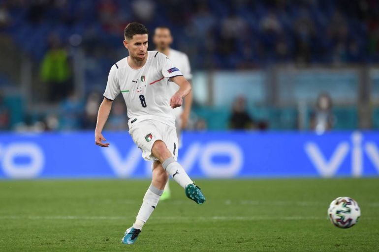 (Video) Chelsea's Jorginho makes fools of two Turkey players