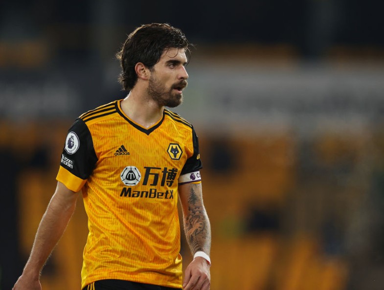  Man United considering launching bid for available Wolves midfielder