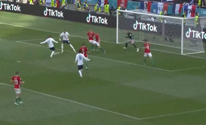  Video: Griezmann leaves his Barca struggles behind with a brilliant strike for France vs Wales