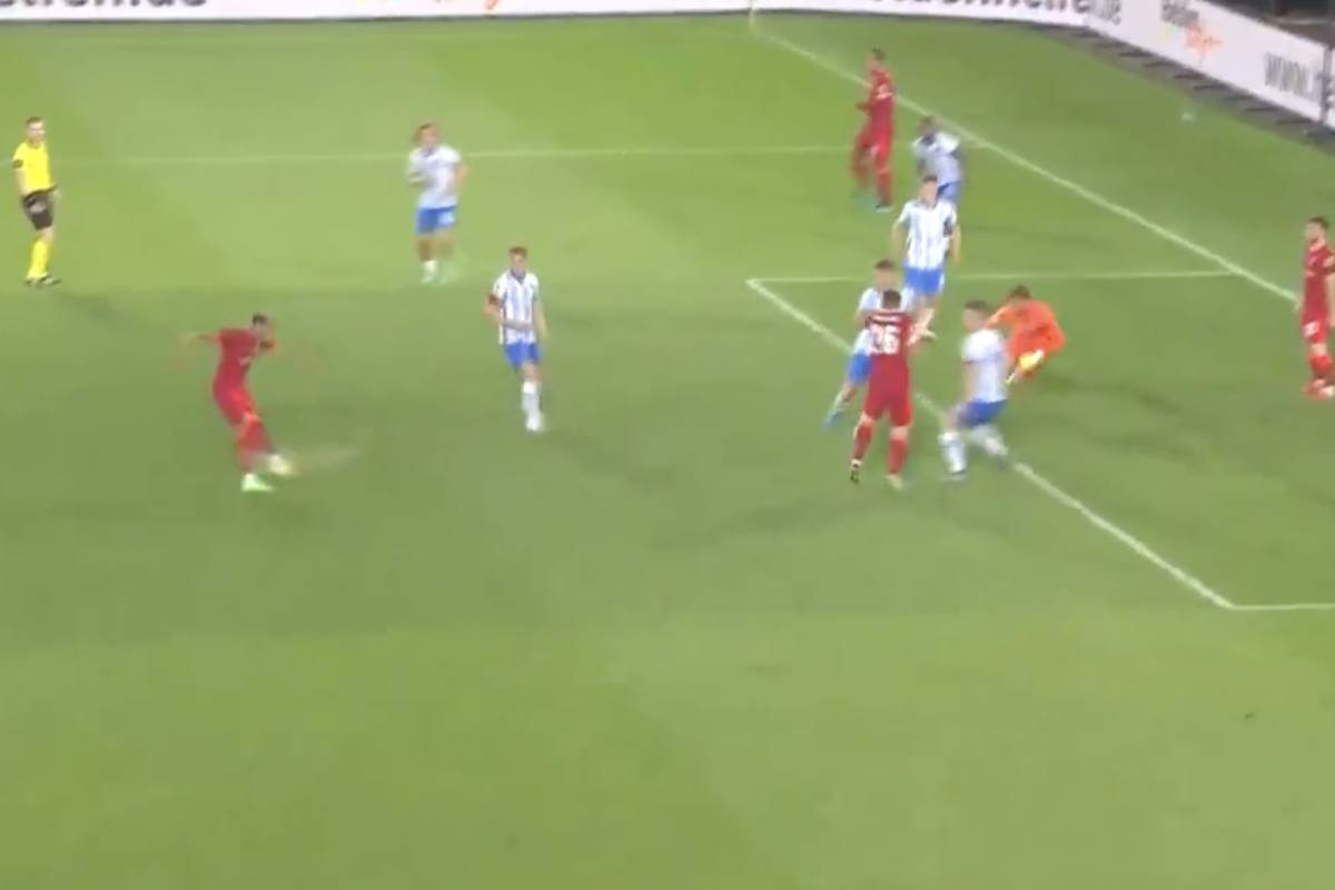  (Video) Alex Oxlade-Chamberlain fires home emphatic volley for Liverpool during Hertha Berlin 