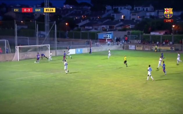 Video - Peque Polo shocking miss for Barcelona B