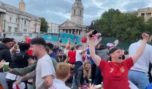 eng fans trafalgar square