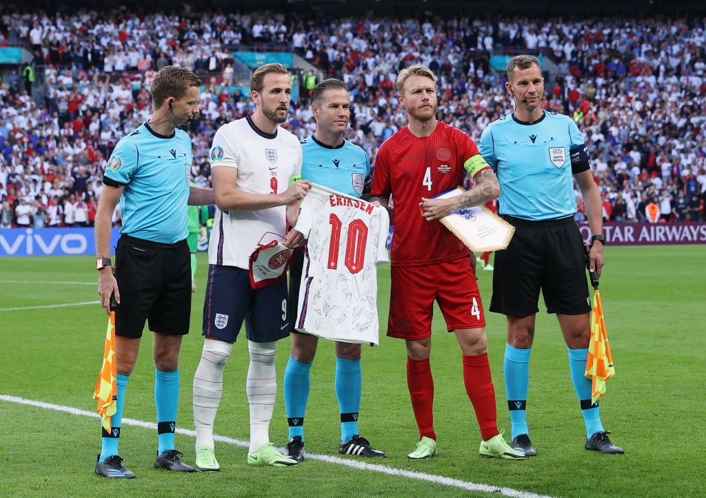 kane eriksen tribute england denmark