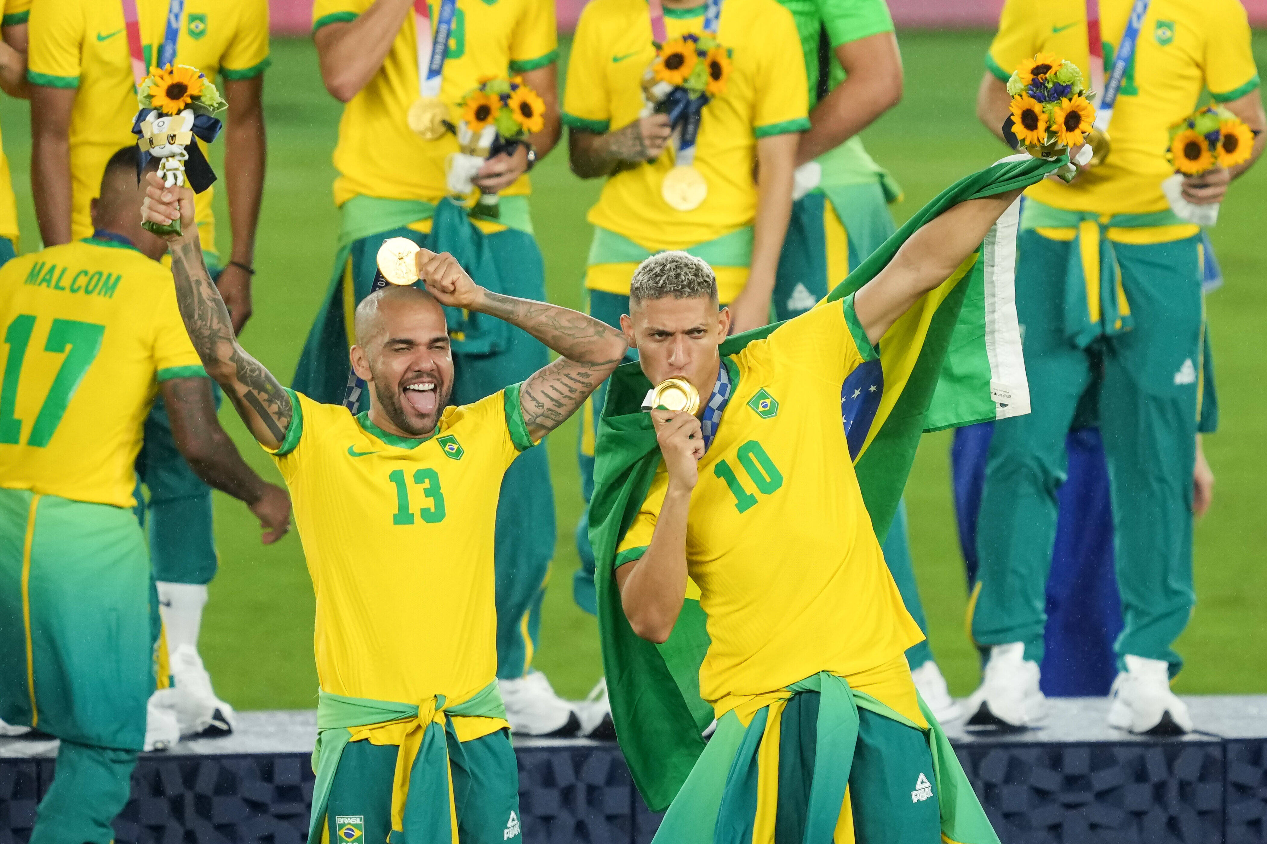 Сборная бразилии чемпионы сколько раз. Дани Алвес Бразилия. Сборная Бразилии 2021. Малком сборная Бразилии. Малком в сборной Бразилии.
