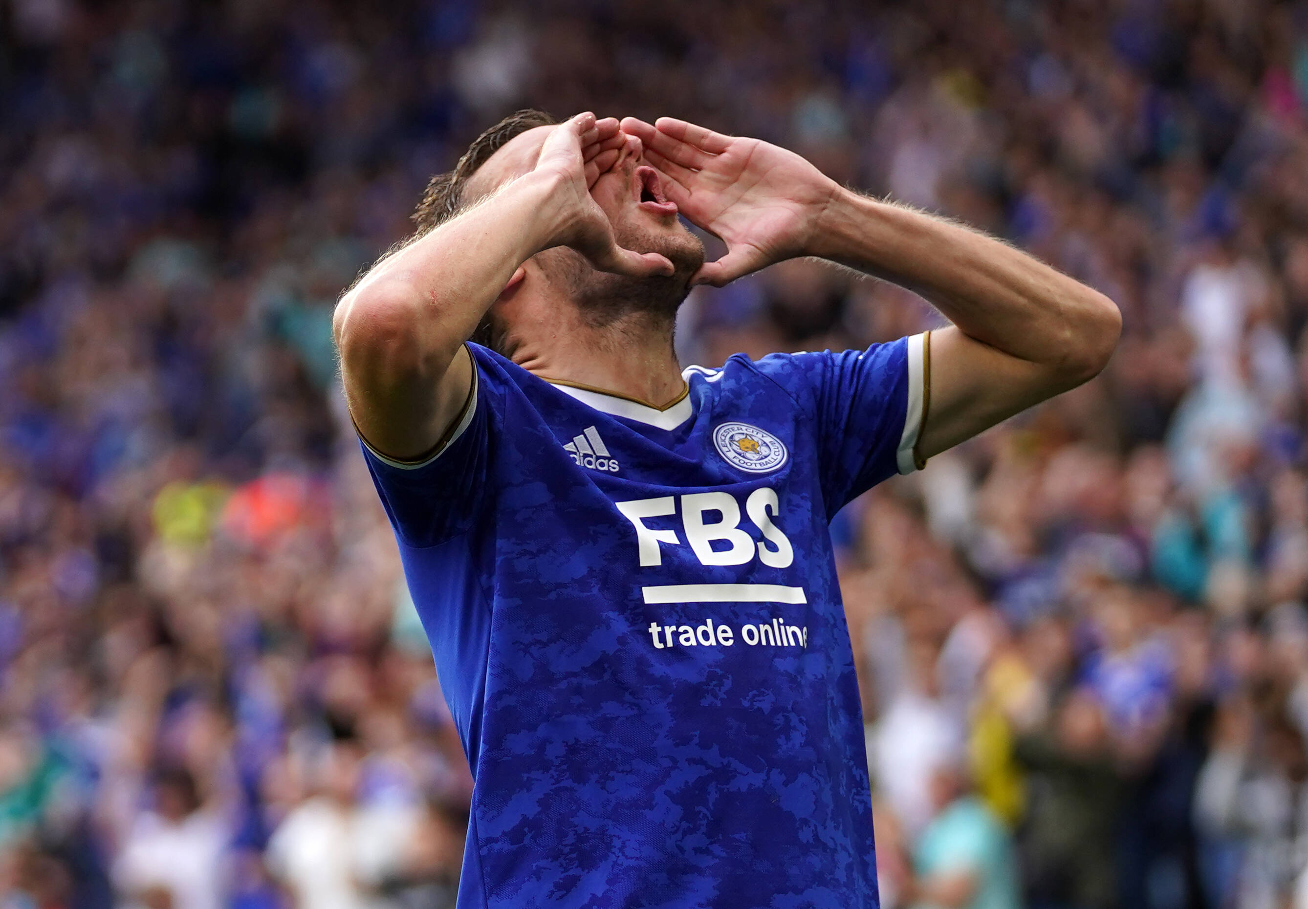 Watch Jamie Vardy mock Wolves with goal celebration