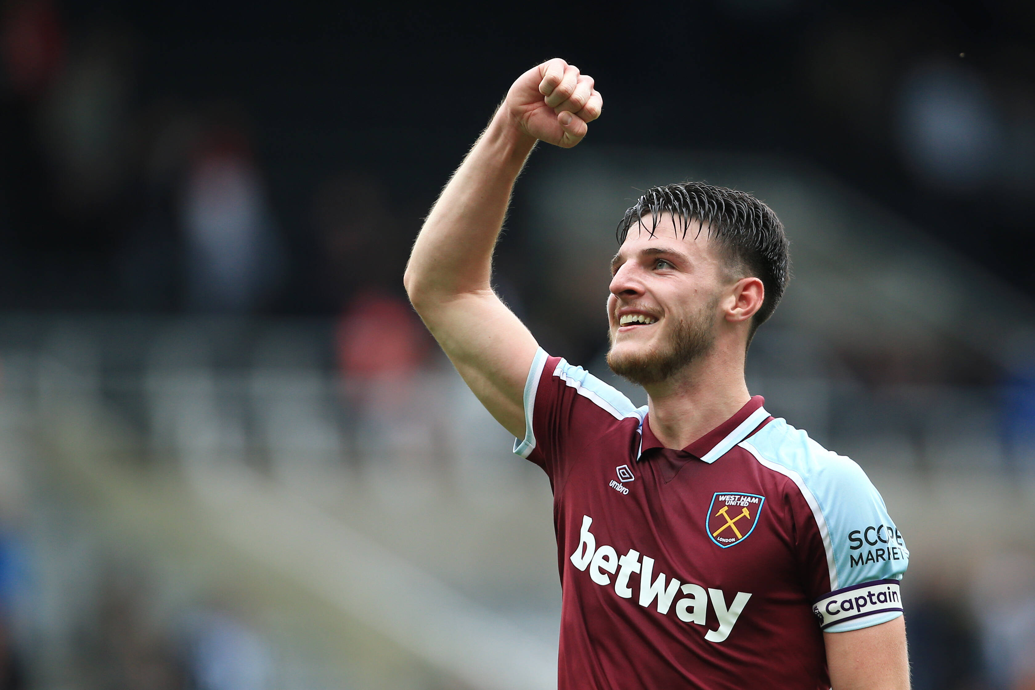 Man United target Declan Rice celebrates a West Ham victory