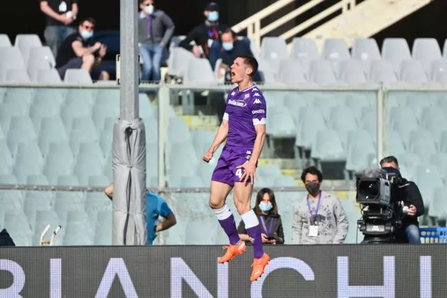 Nikola Milenkovic celebrates goal for Fiorentina