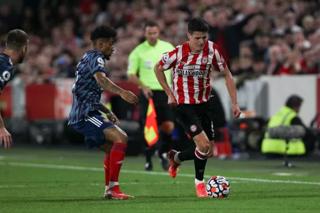 Reiss Nelson in action for Arsenal vs Brentford