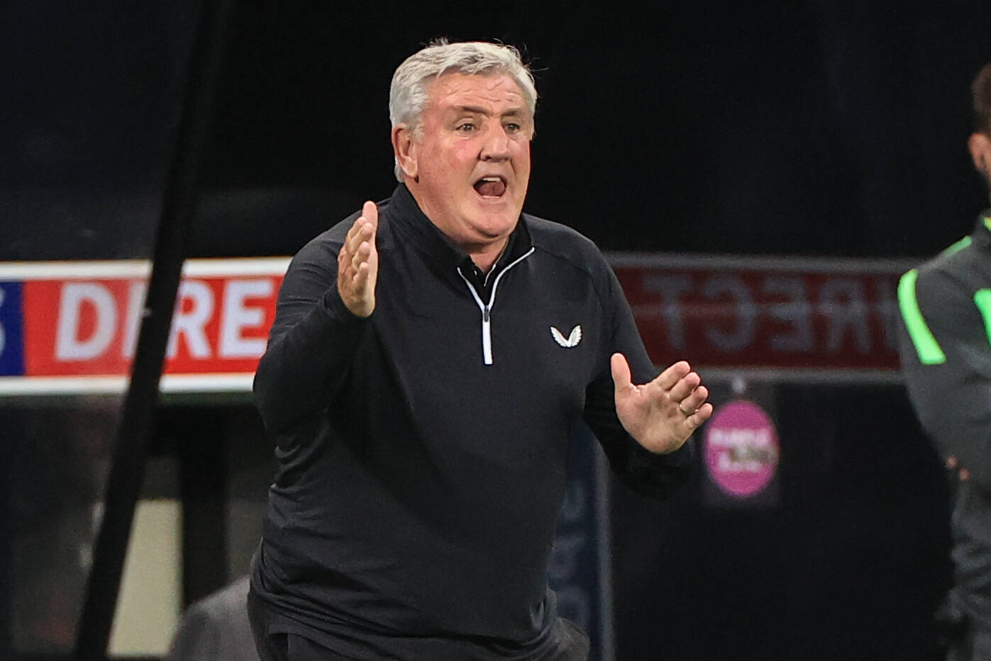  Former Newcastle United manager Steve Bruce is in talks to takeover the vacant West Brom job