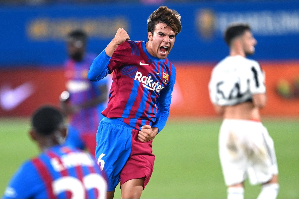 Barcelona transfer news - Riqui Puig signs new deal - but what is his  future at Camp Nou? - Eurosport