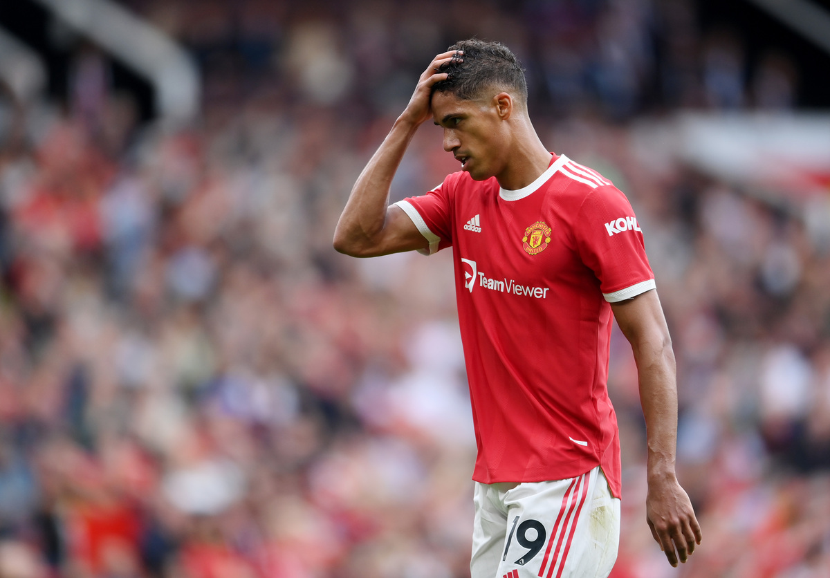  Manchester United share the bad news on Raphael Varane after defender was injured on 