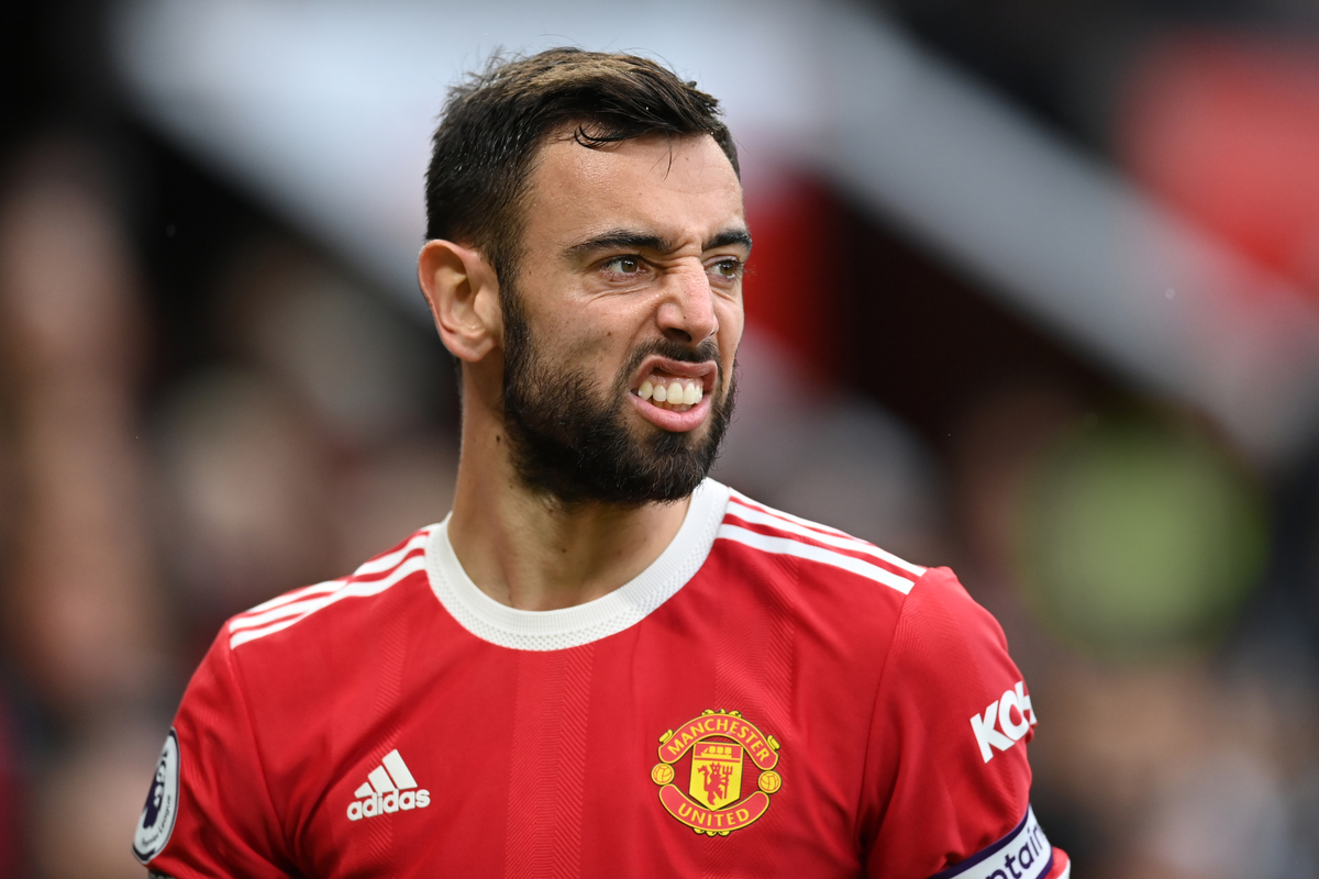  (Video) Bruno Fernandes annoyed at fan for having Mohamed Salah in his FPL team over him