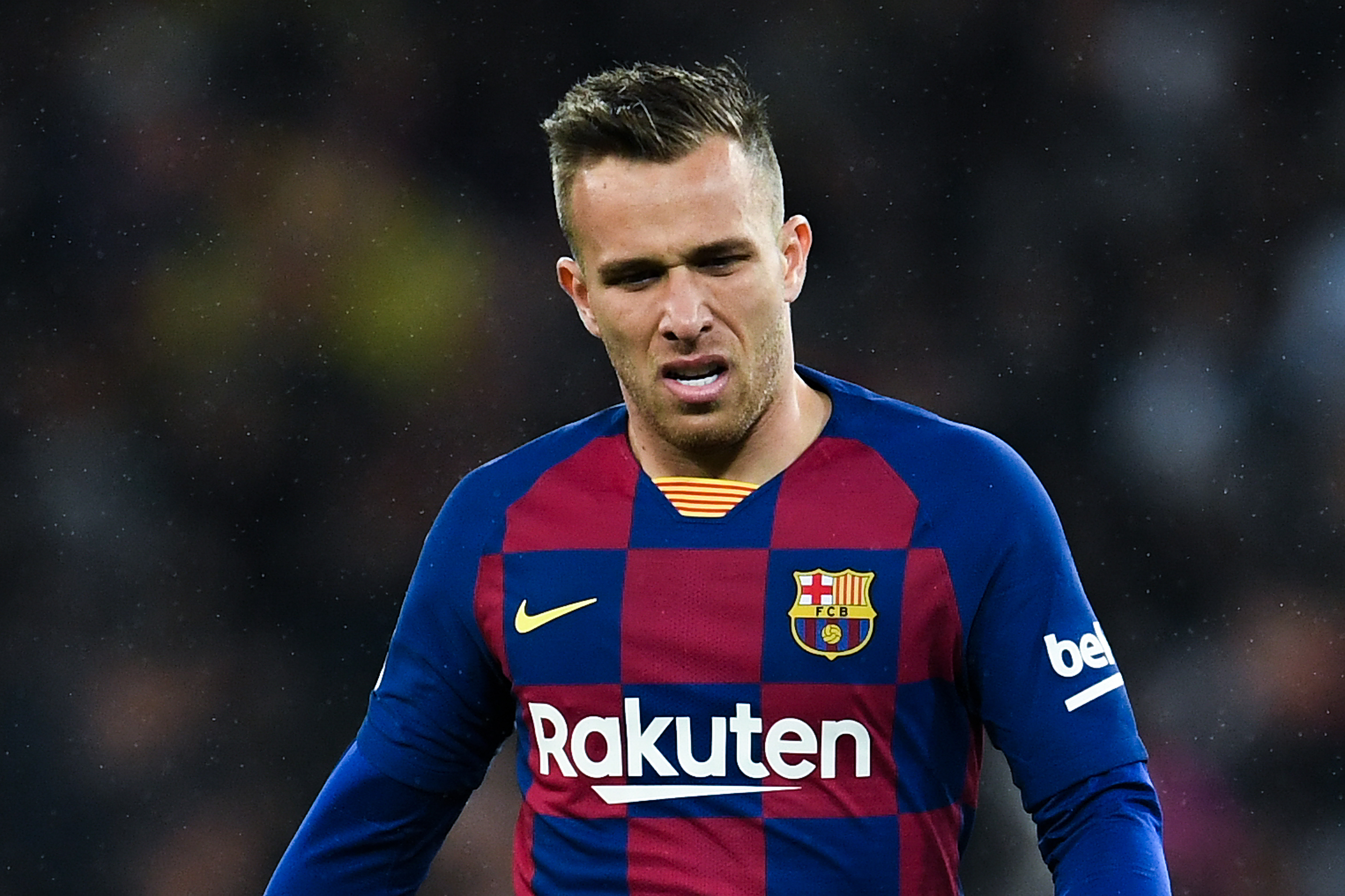  Report: Barcelona owes South American club money for the transfer of Arthur in 2018