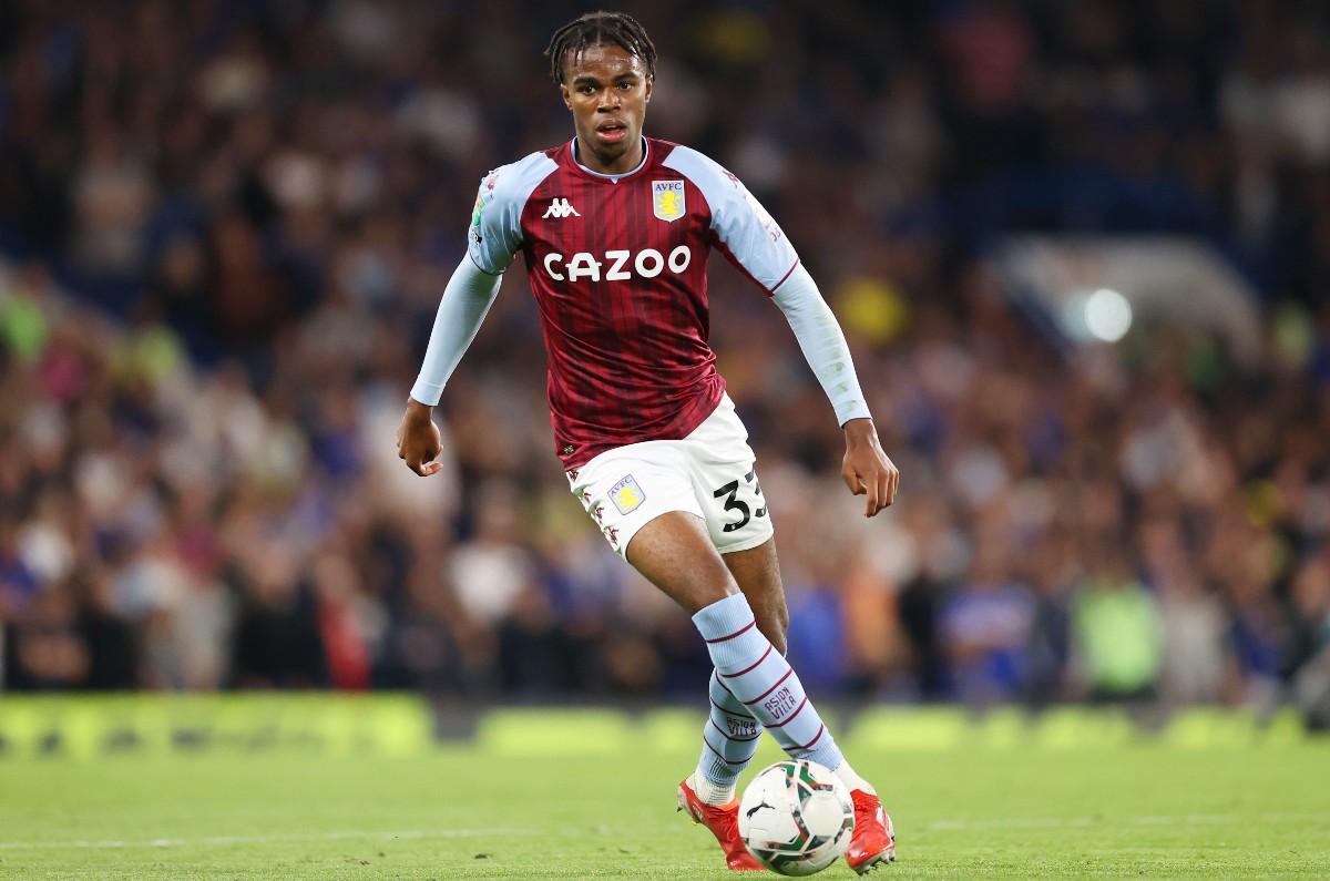  Barcelona have met with the agent of Aston Villa star but face competition from Arsenal