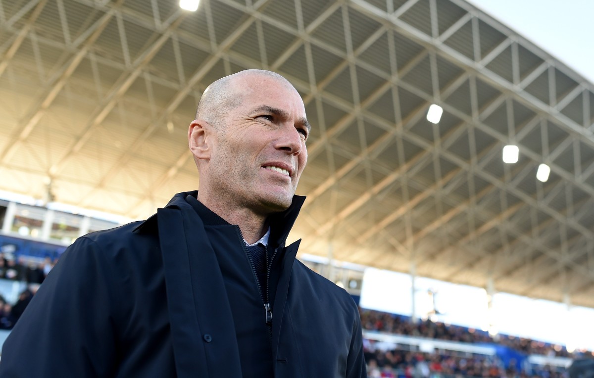 Zinedine Zidane closing in on return to manage European giants with deal “one step away”