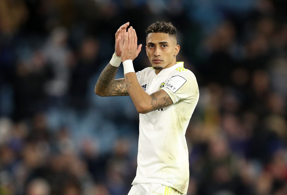  Barcelona make €35m offer for Leeds United star Raphinha