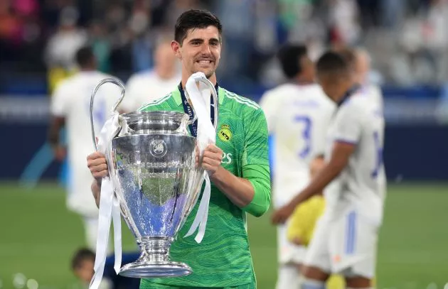 Courtois Real Madrid Champions League trophy