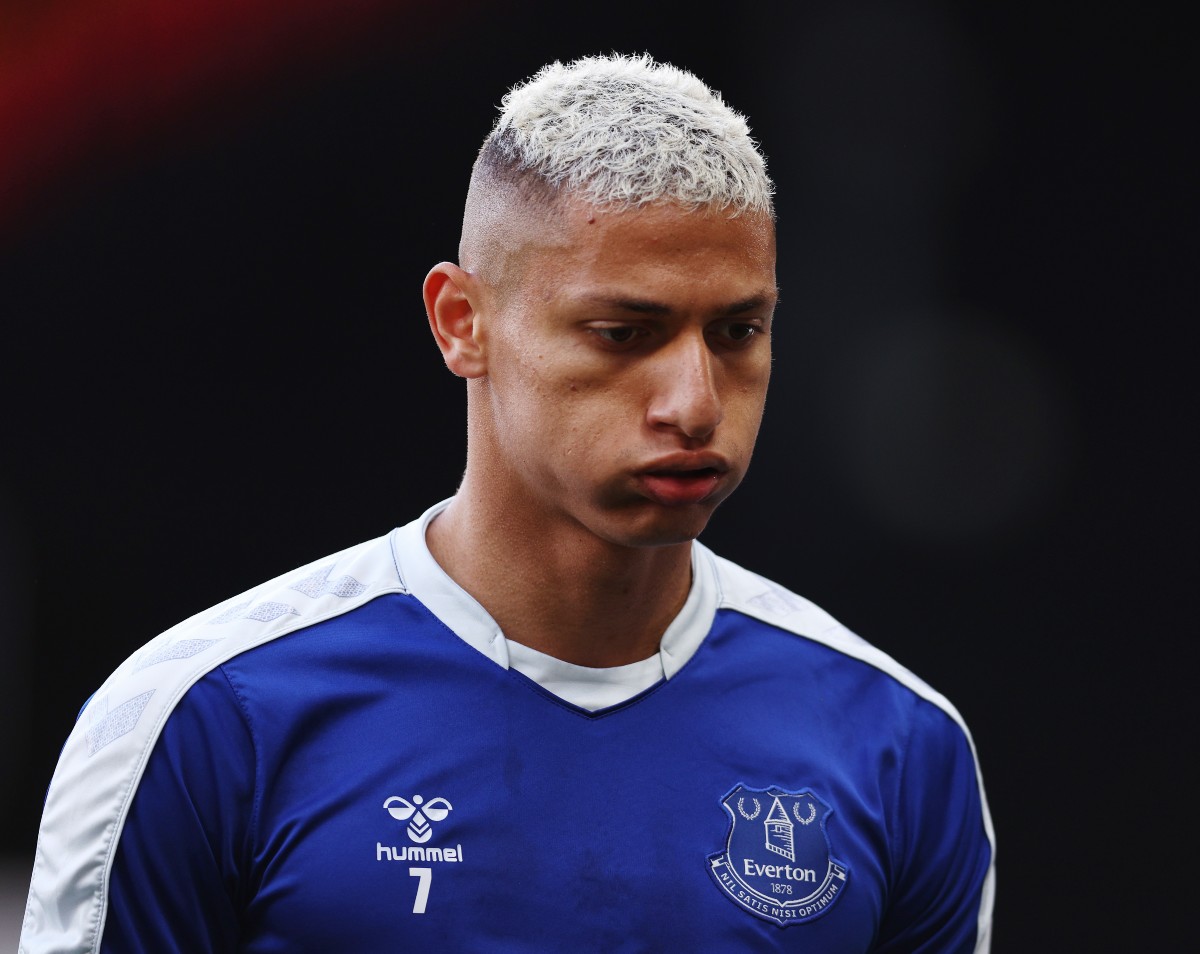 Richarlison responds to Chelsea rumours on Twitter