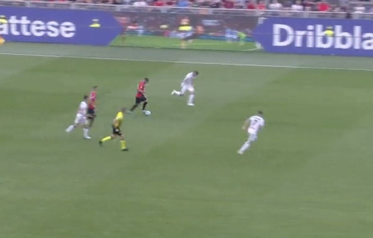 Video) AC Milan defender scores insane goal following lung-busting