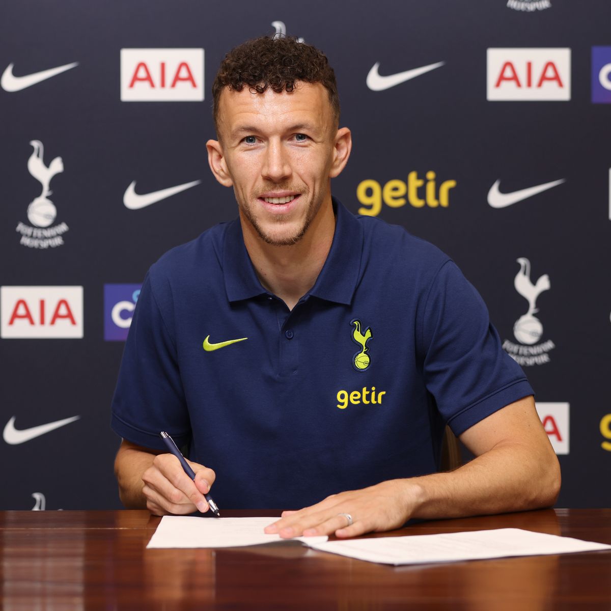 Ivan Perisic's contract with Tottenham has ended, and he could be a surprise capture for Barcelona.