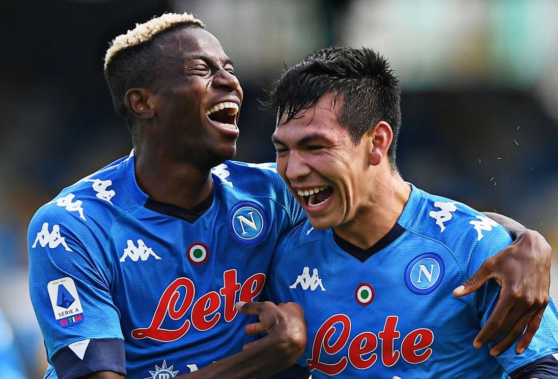 Manchester United considering a move for Napoli winger Hirving Lozano