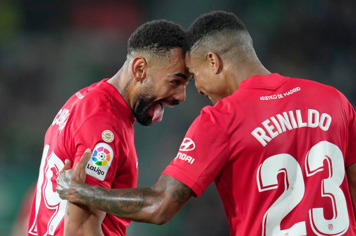 Man United want to sign Reinildo. 