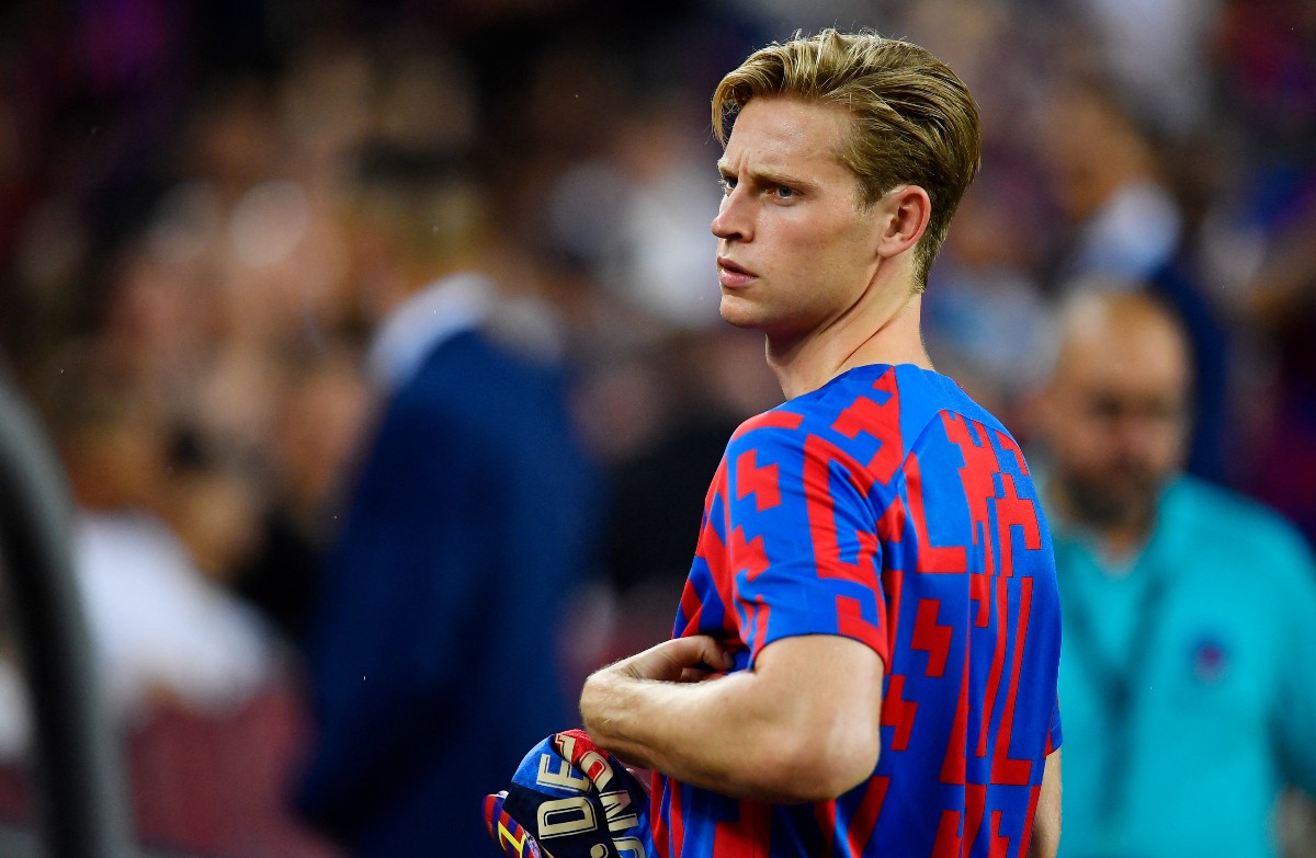 Frenkie de Jong states how he felt about Man United and Chelsea’s interest this summer