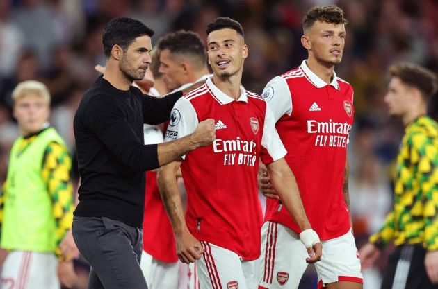Arsenal manager Mikel Arteta with Gabriel Martinelli and Ben White