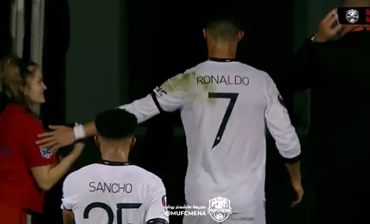 Ronaldo snubs fan