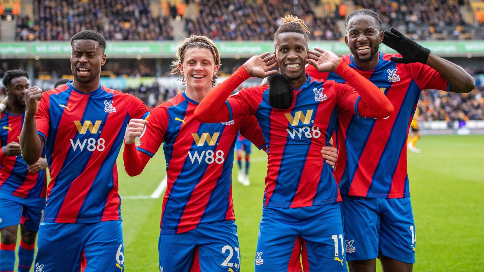 Newsnow crystal deals palace